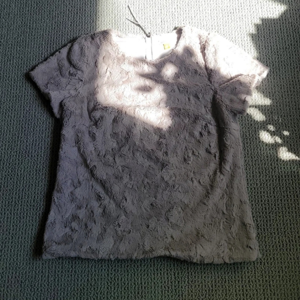 Leifsdottir fuzzy shirt size medium